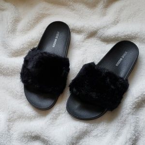Steve Madden slides